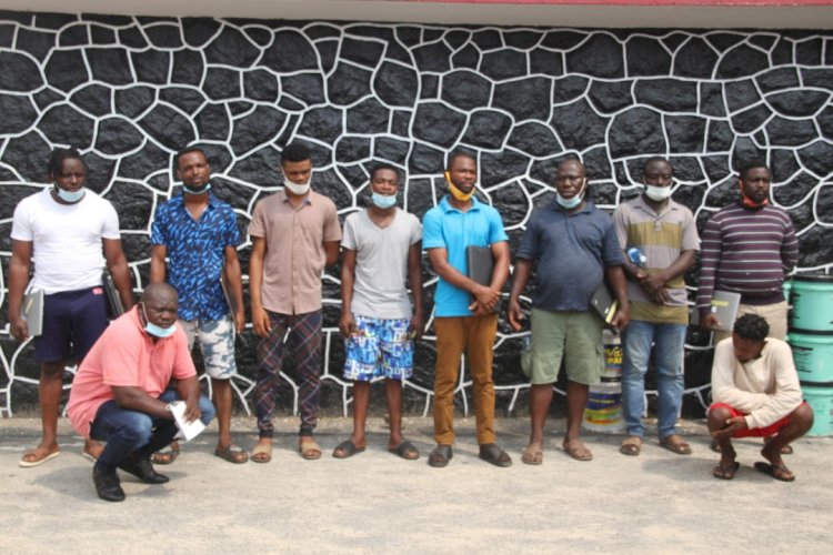 EFCC PARADES INNOCENT SUSPECTS  AS FRAUDSTERS